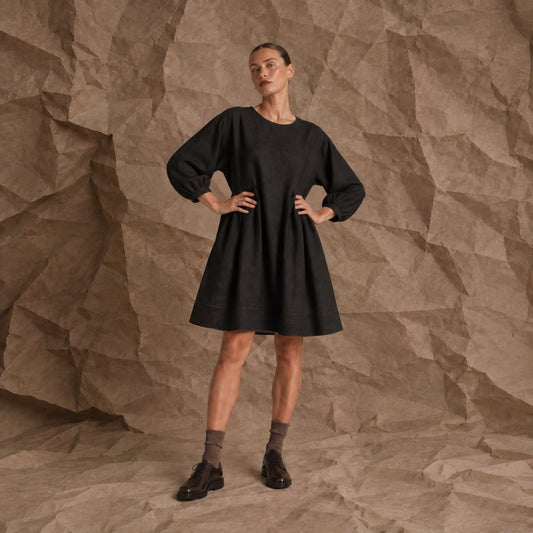 LINEN SOMERLUS DRESS IN NOIR